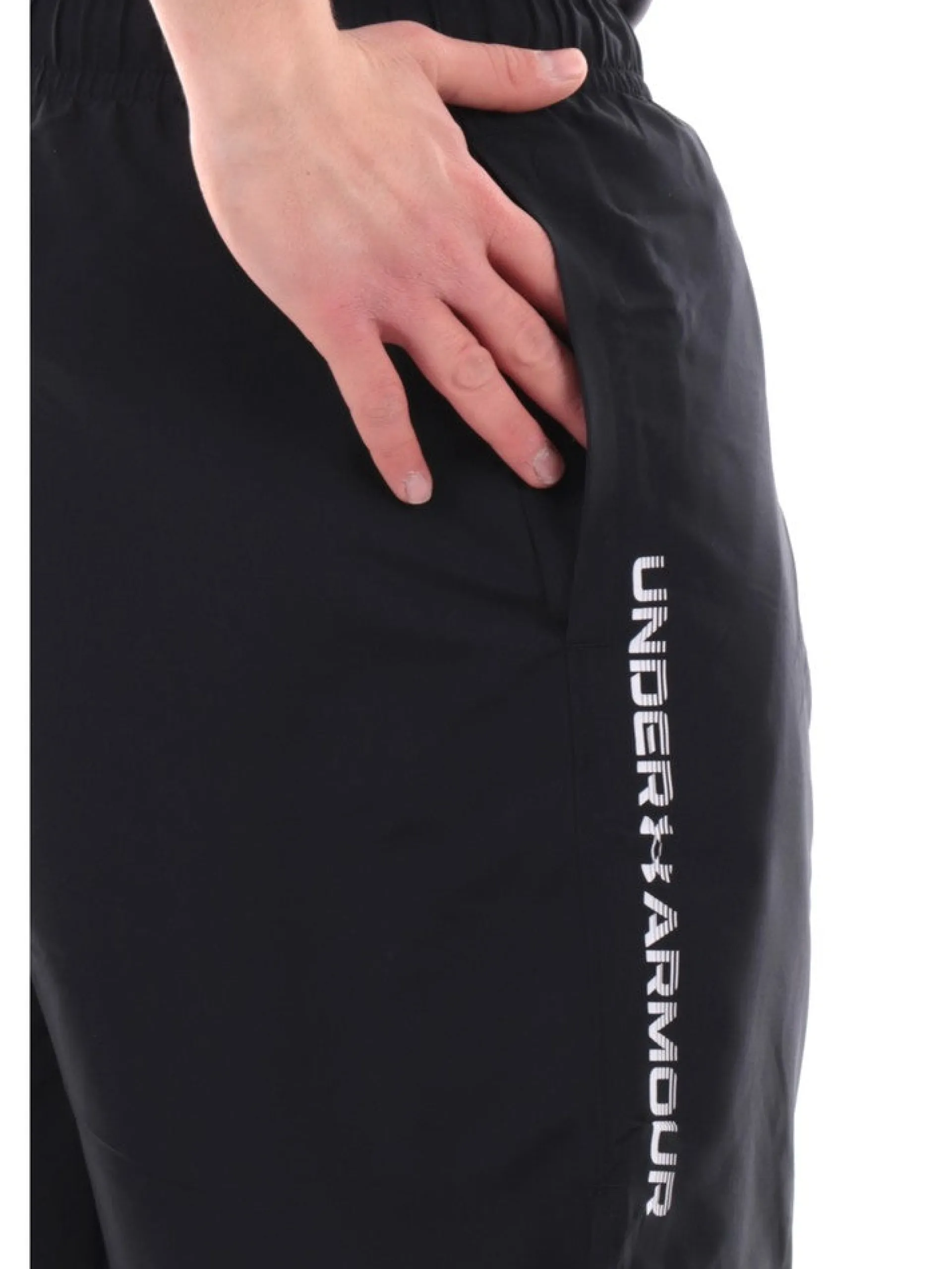 UNDER ARMOUR Bermuda*Bermuda neri da uomo Woven 13833560