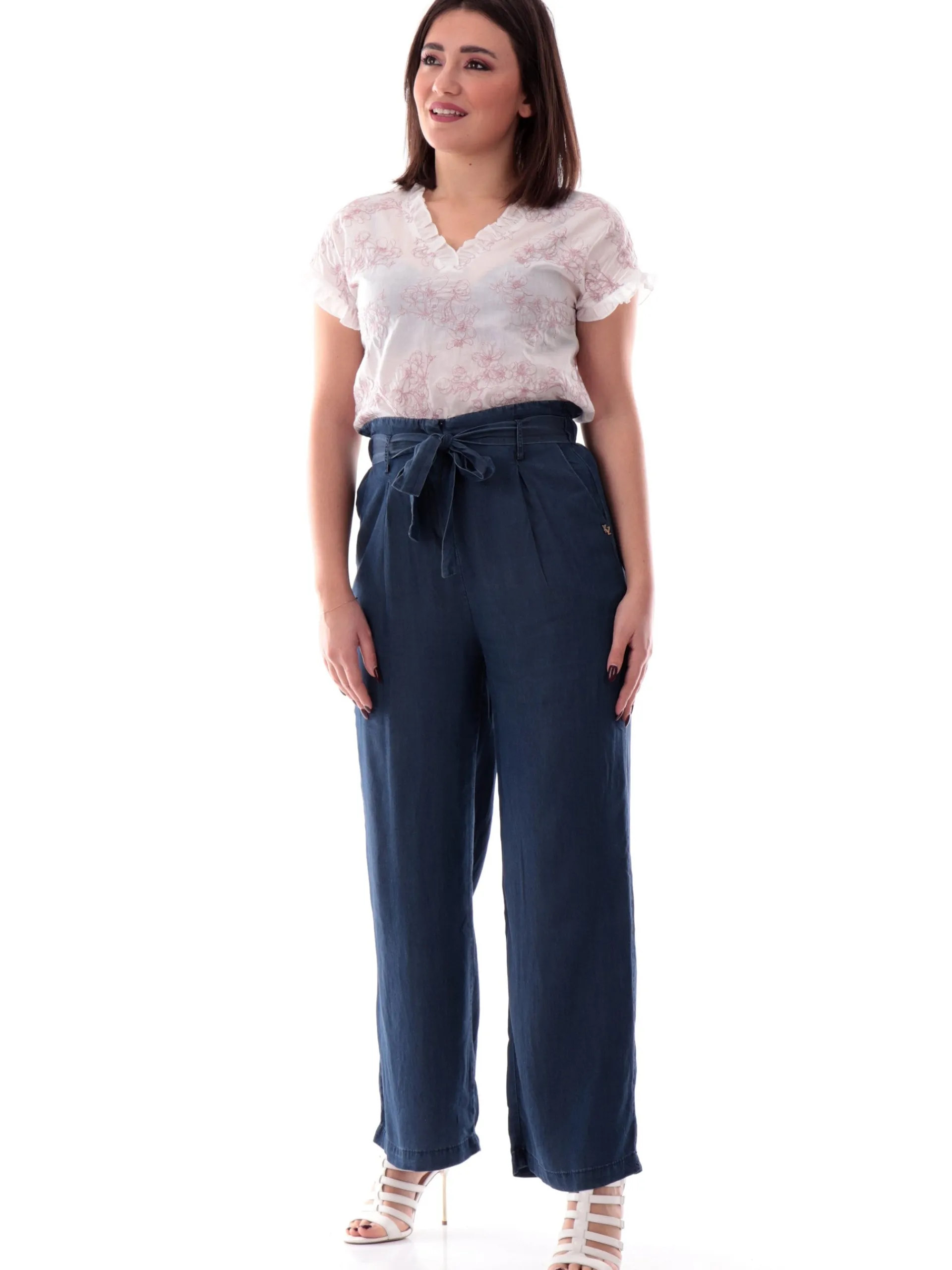 YES ZEE Maglie*Maglia scollo a V bianca da donna ricami floreali C207EK00
