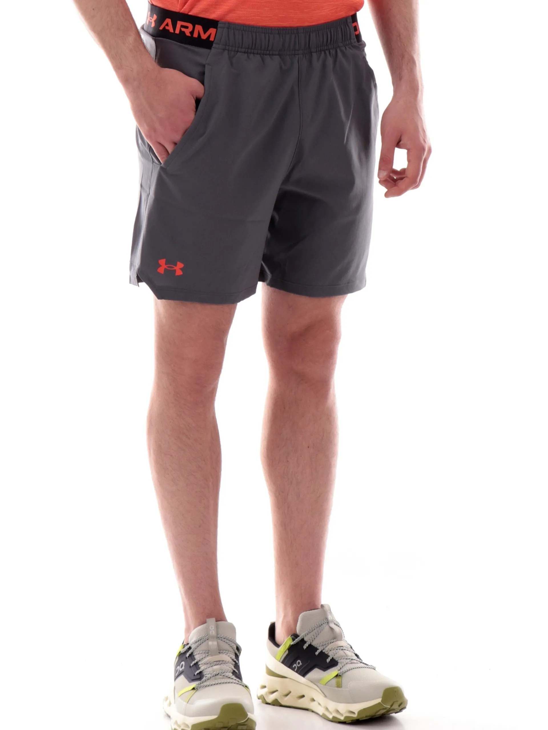 UNDER ARMOUR Bermuda*Pantaloncini grigi da Uomo con elastico logo Vanish Woven Shorts 13737180