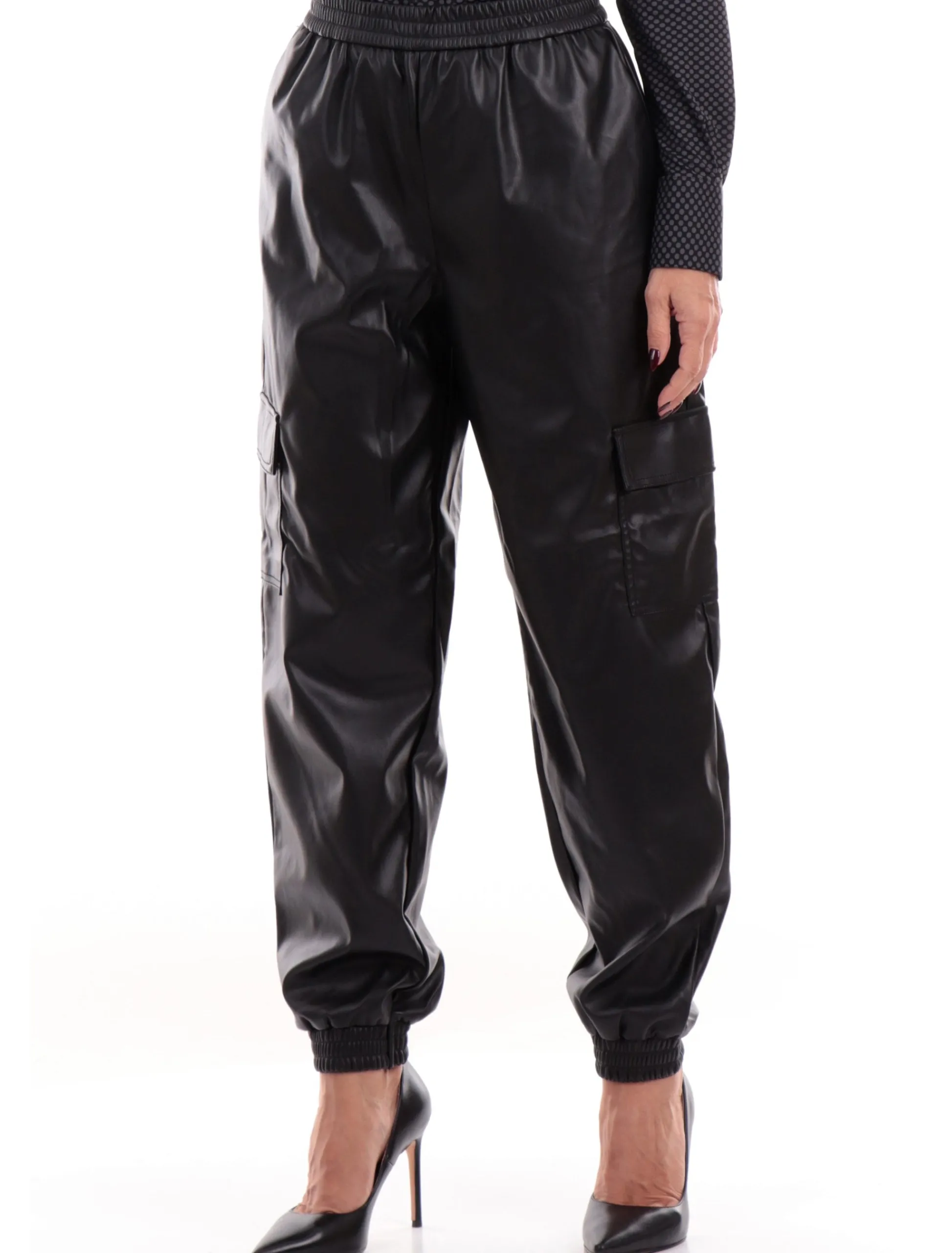 ONLY Pantaloni*Pantaloni cargo neri da donna ecopelle 15325118