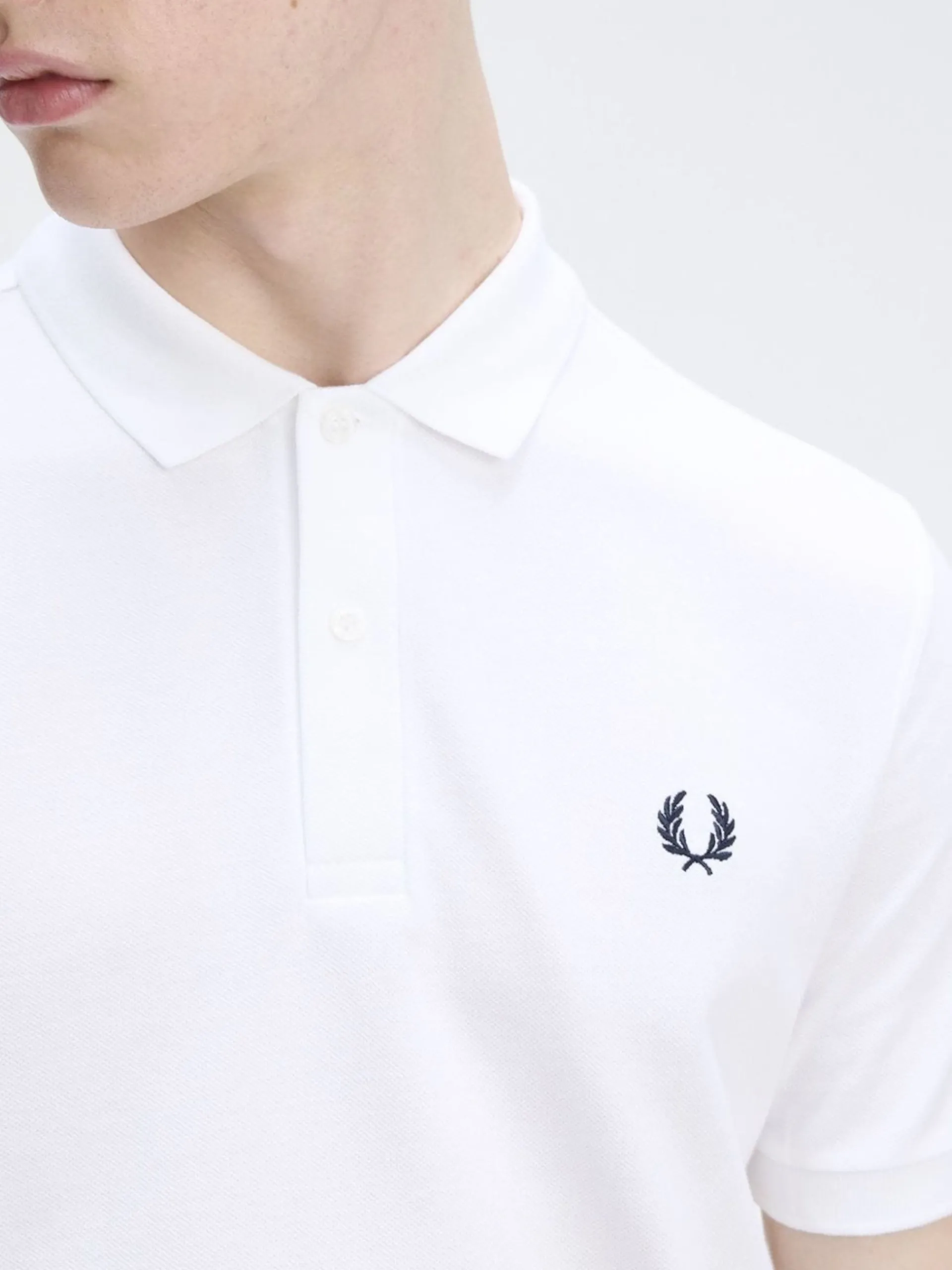 FRED PERRY Polo*Polo bianca da uomo logo nero ricamato M6000