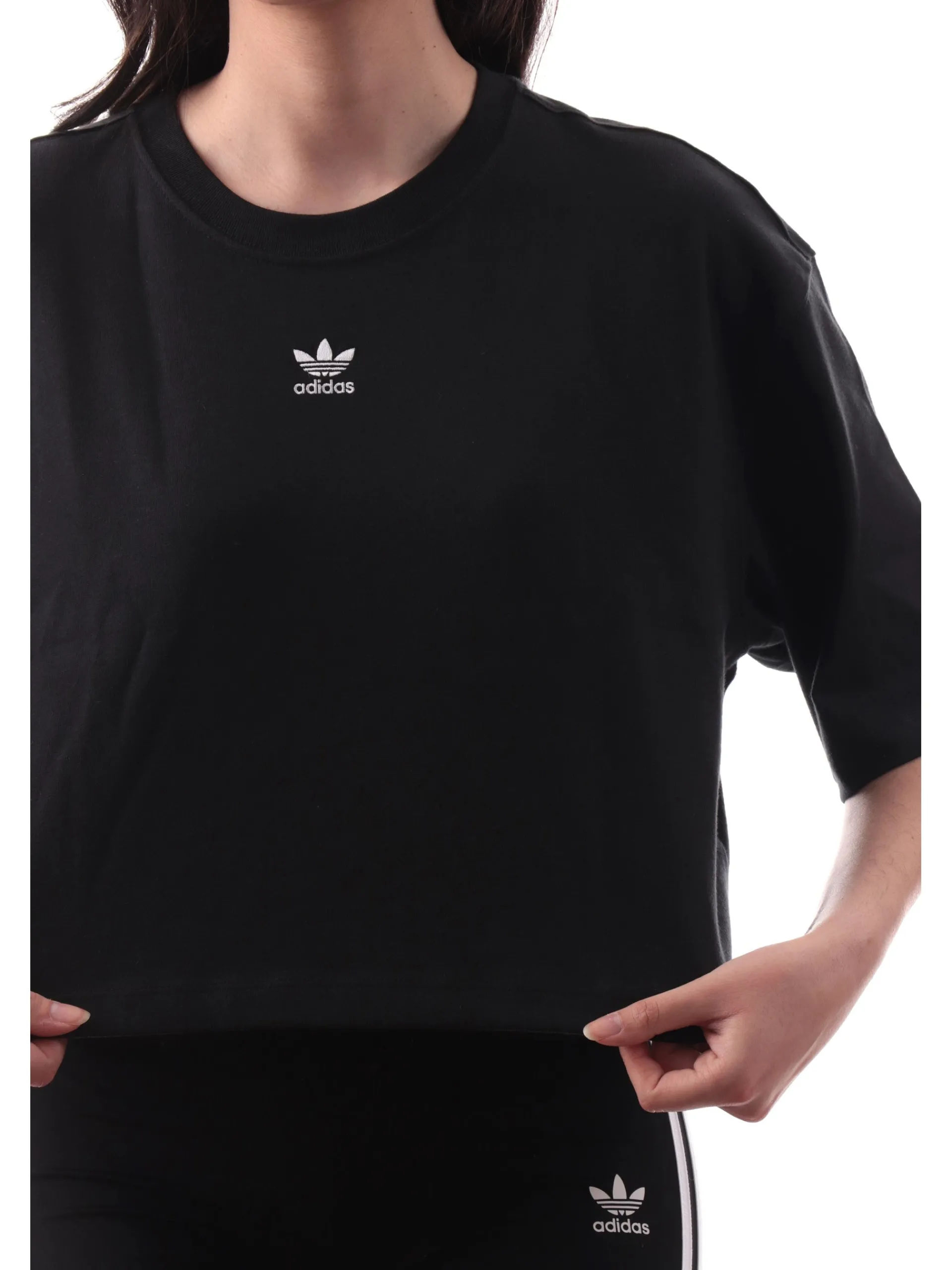 ADIDAS ORIGINALS T-Shirt*T-shirt Adidas crop nera da donna con trifoil IW5706
